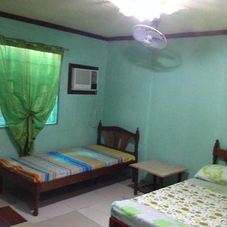 Dhayne Pension Puerto Princesa Rum bild