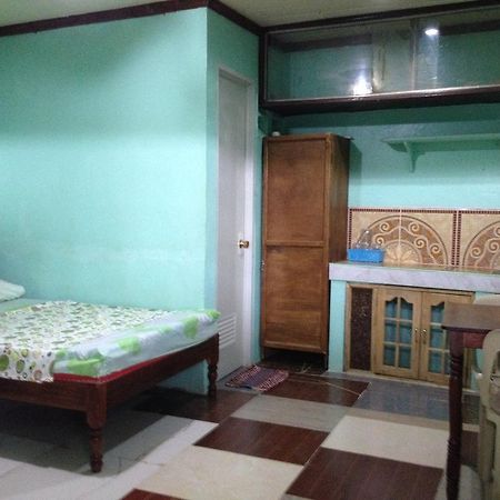 Dhayne Pension Puerto Princesa Rum bild