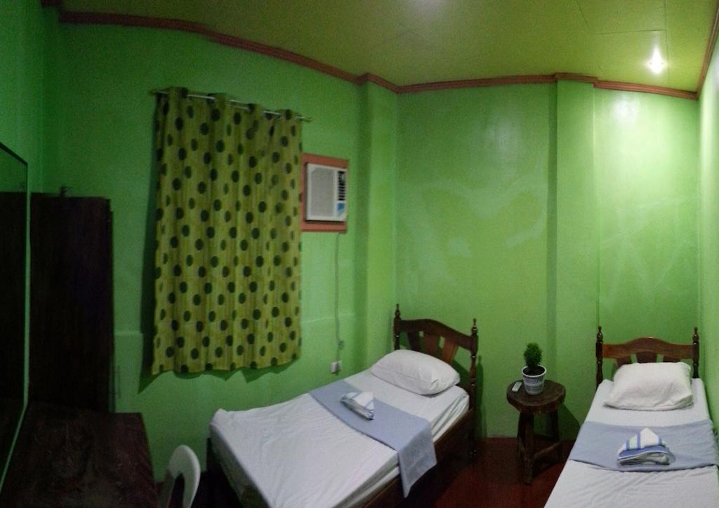 Dhayne Pension Puerto Princesa Rum bild