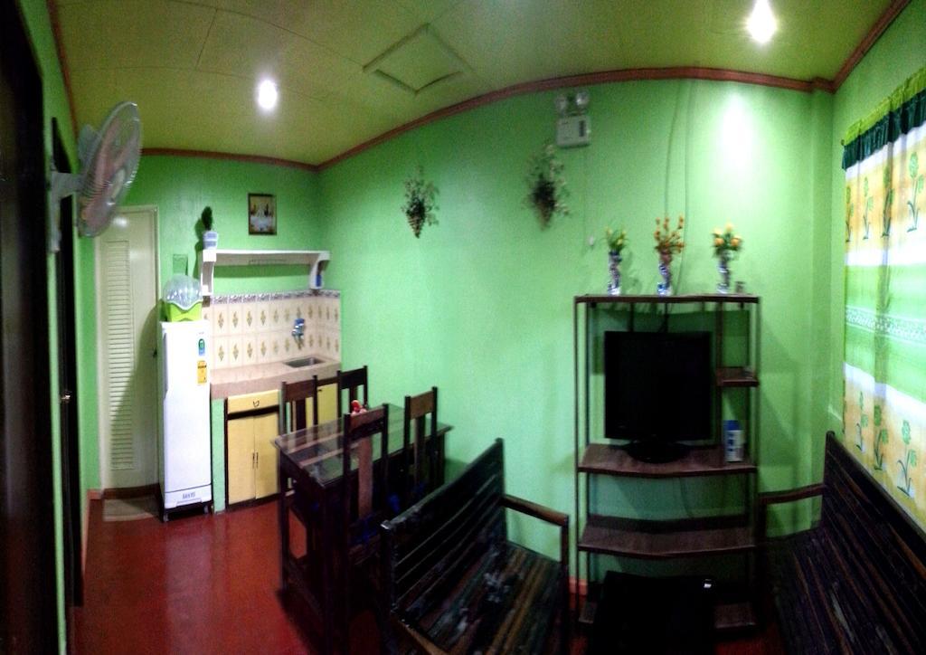 Dhayne Pension Puerto Princesa Rum bild