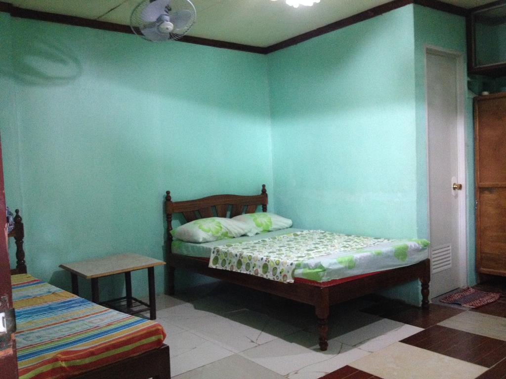 Dhayne Pension Puerto Princesa Rum bild