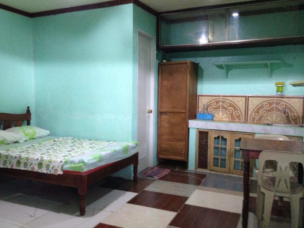 Dhayne Pension Puerto Princesa Rum bild