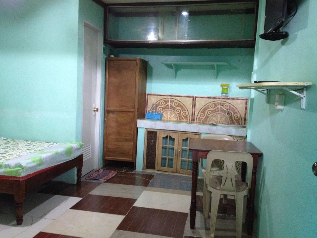 Dhayne Pension Puerto Princesa Rum bild