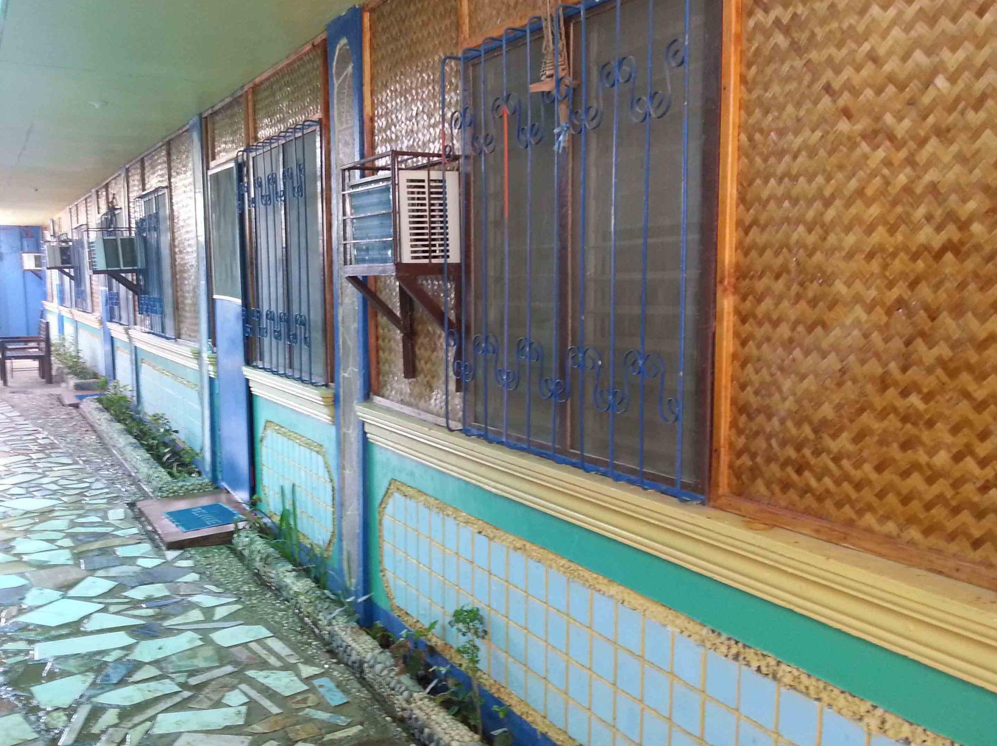 Dhayne Pension Puerto Princesa Exteriör bild